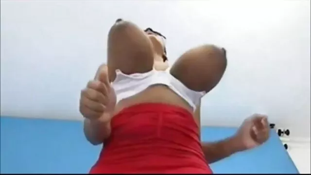 Bạn trang chu phim sex nhat ban bè của tôi đang chụp hình của tôi và vợ tôi trên điện thoại của tôi.