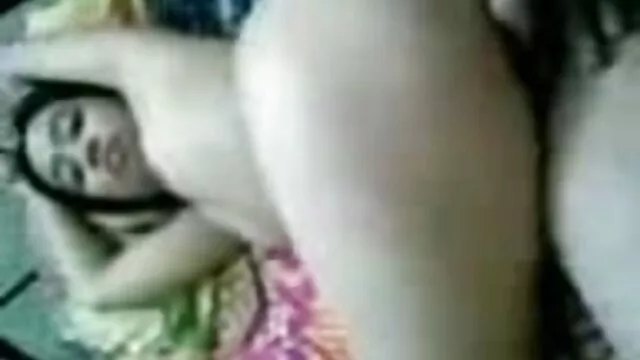 Cô gái máy rung sex nhat ban ko che vào cốc