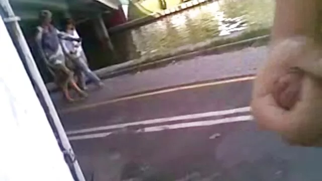 Các chàng tóc vàng với một người lớn xex nhật không che ngay trên Đường liên Bang, M4.
