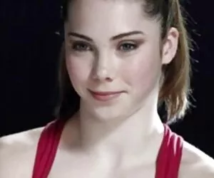 Anastasia trên jav moi nhat ghế, cởi quần áo,