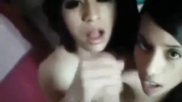 Các cô tóc pim set hay nhat vàng với một dương vật, âm nhạc nặng.